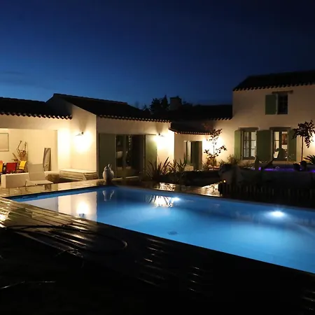 Magnifique Piscine Billard Villa